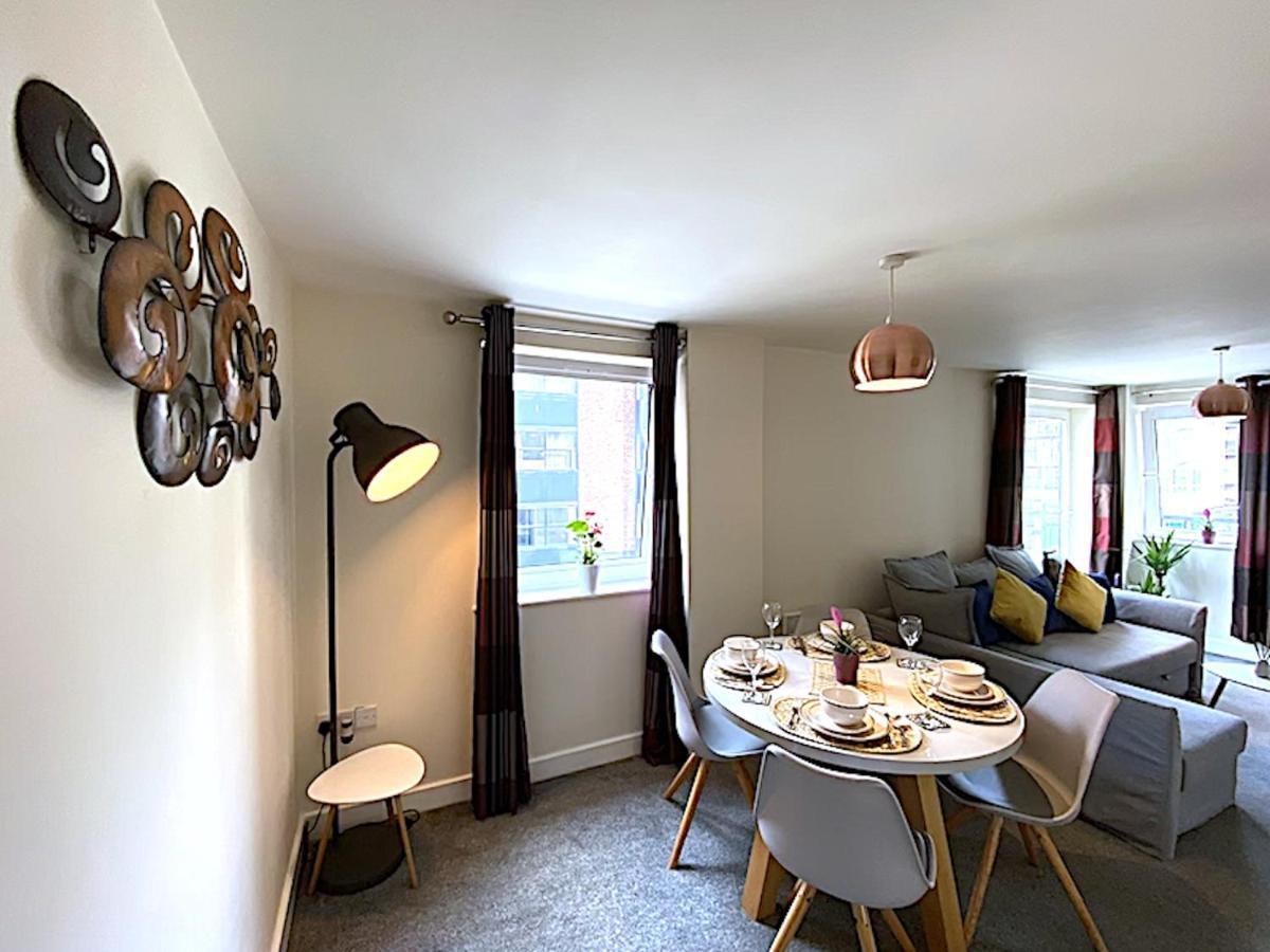 Stylish Two Bed City Apartment With Secure Parking Southampton Exterior photo