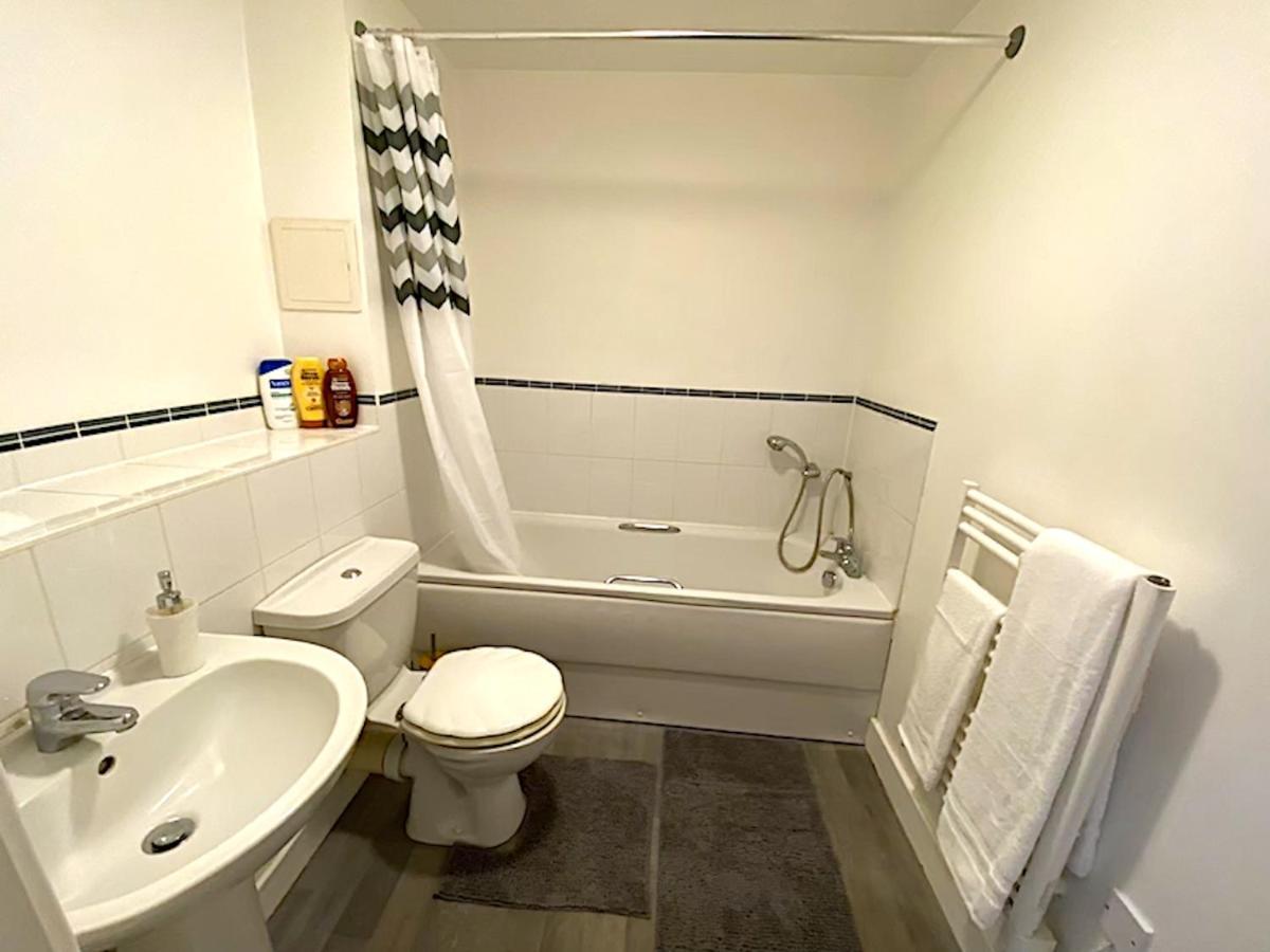 Stylish Two Bed City Apartment With Secure Parking Southampton Exterior photo