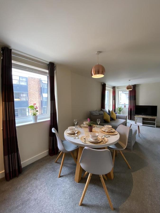 Stylish Two Bed City Apartment With Secure Parking Southampton Exterior photo
