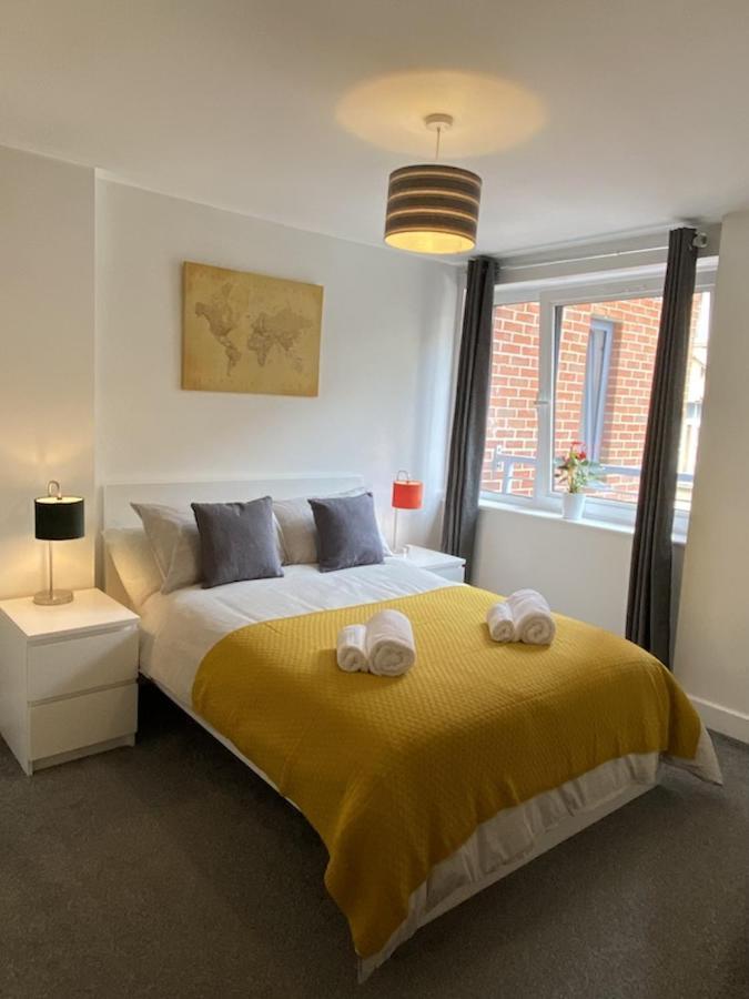 Stylish Two Bed City Apartment With Secure Parking Southampton Exterior photo