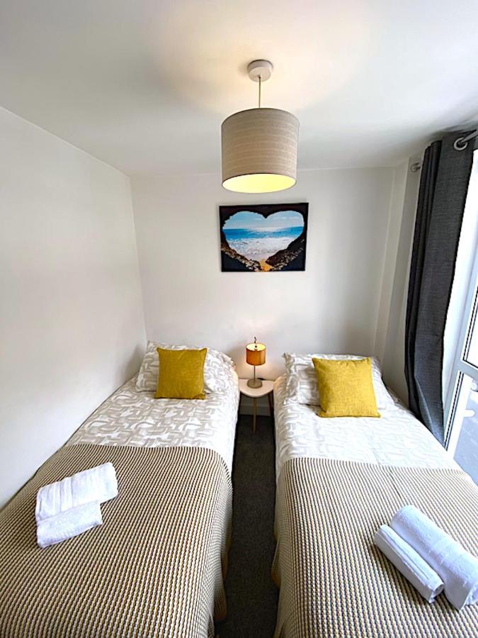 Stylish Two Bed City Apartment With Secure Parking Southampton Exterior photo
